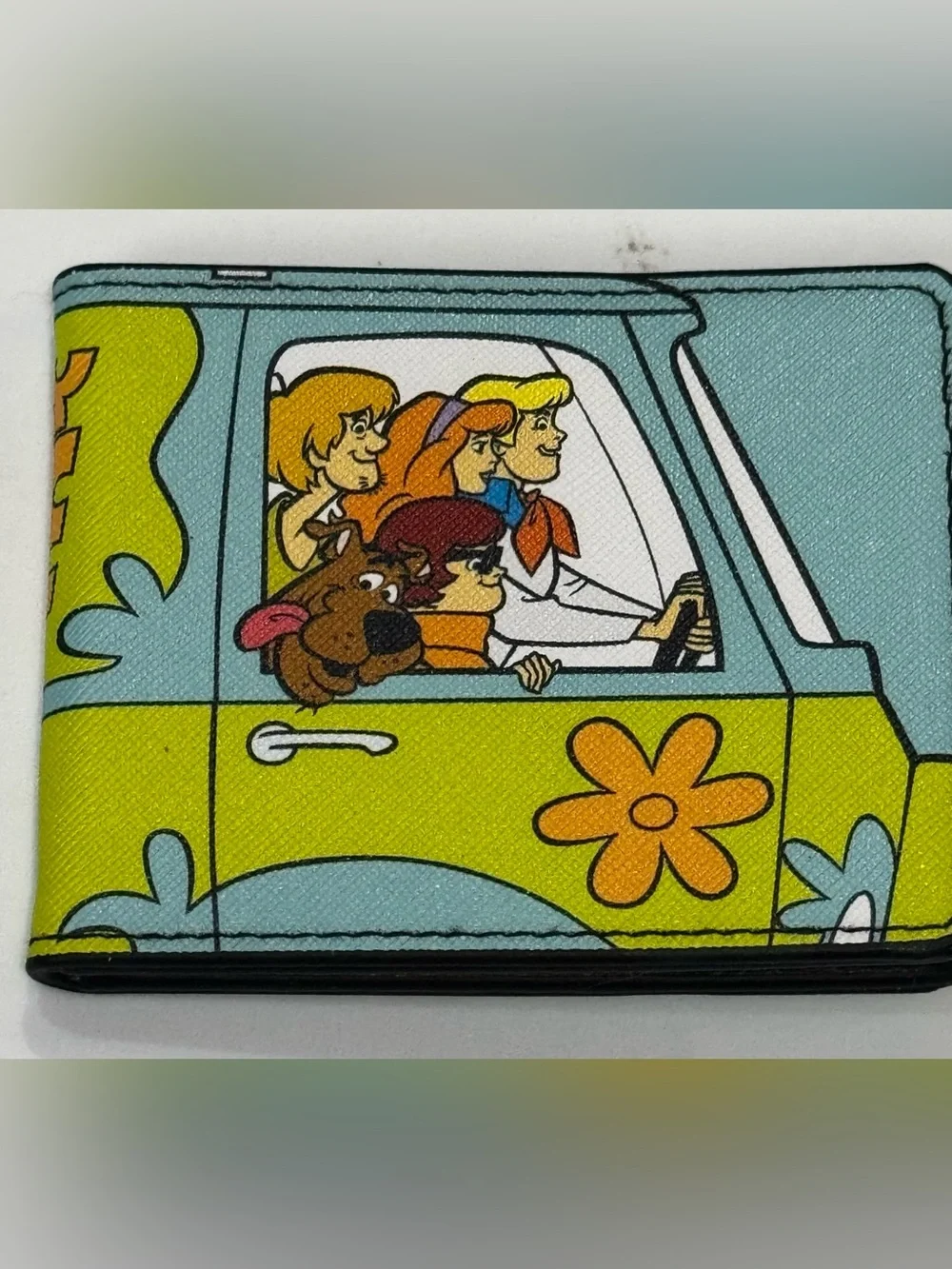 NWOT Buckle-Down Warner Brothers Scooby Doo bi-fold wallet